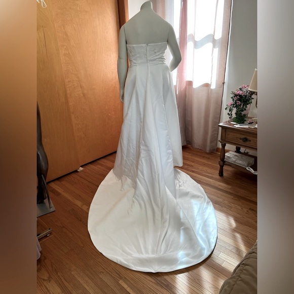 Ivory David’s Bridal style 95153 size 18W - Picture 3 of 3